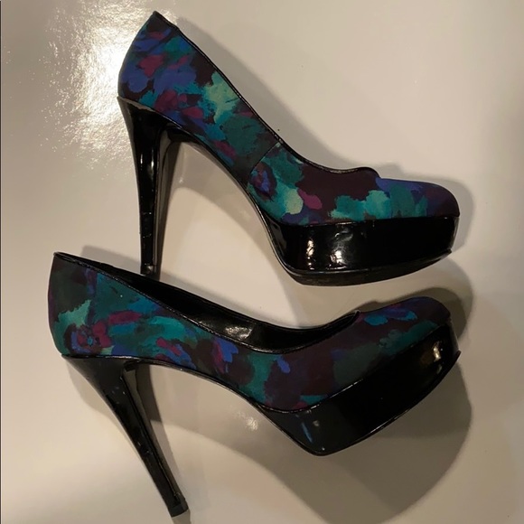 Nine West Gardenia Platforms - Picture 2 of 4